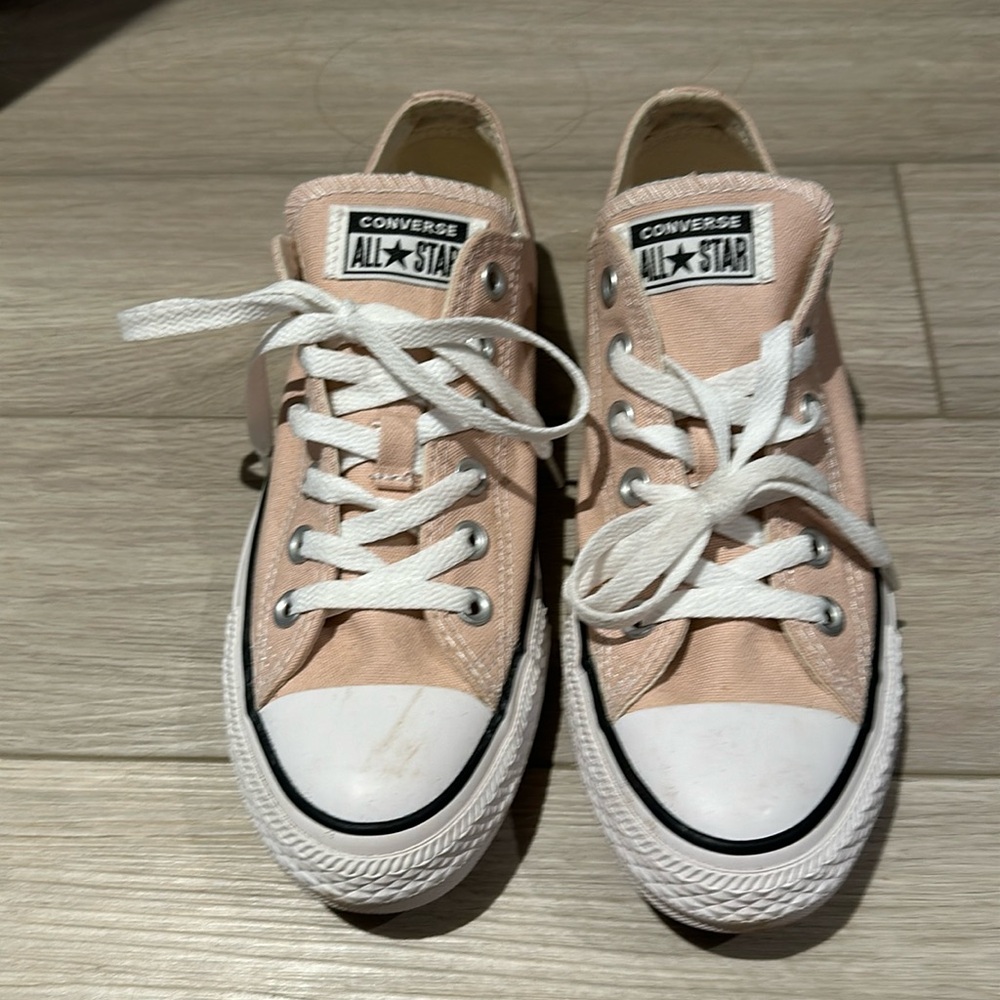 Converse shoes size 8. Never been used. Too small for my daughter.